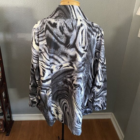 Susan Graver Jacket Women’s Size 1X Animal Print Black Gray Button Up NO BELT - Picture 5 of 9